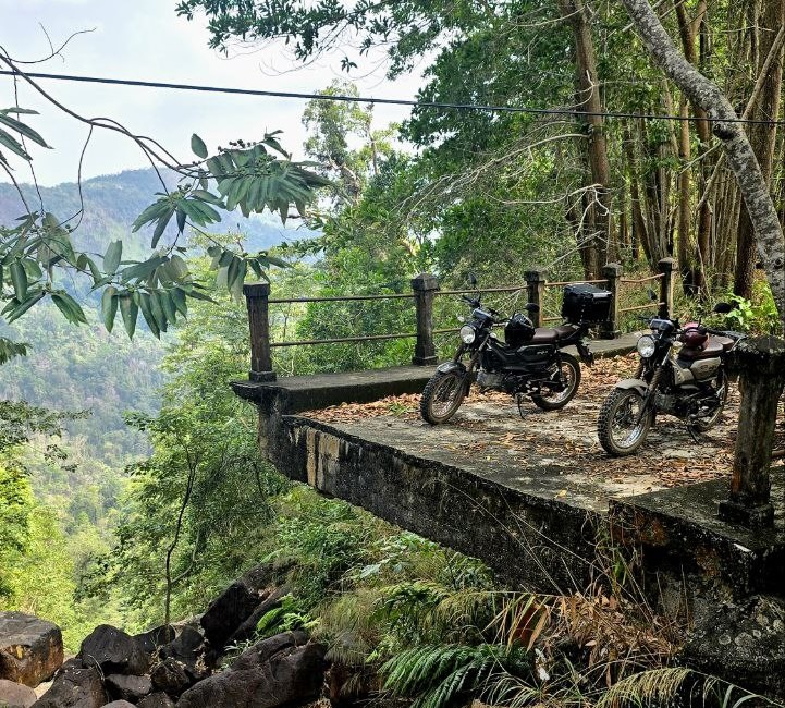 Wycieczka bokor jaskinie farma pieprzu, punkt widokowy na górze bokor.